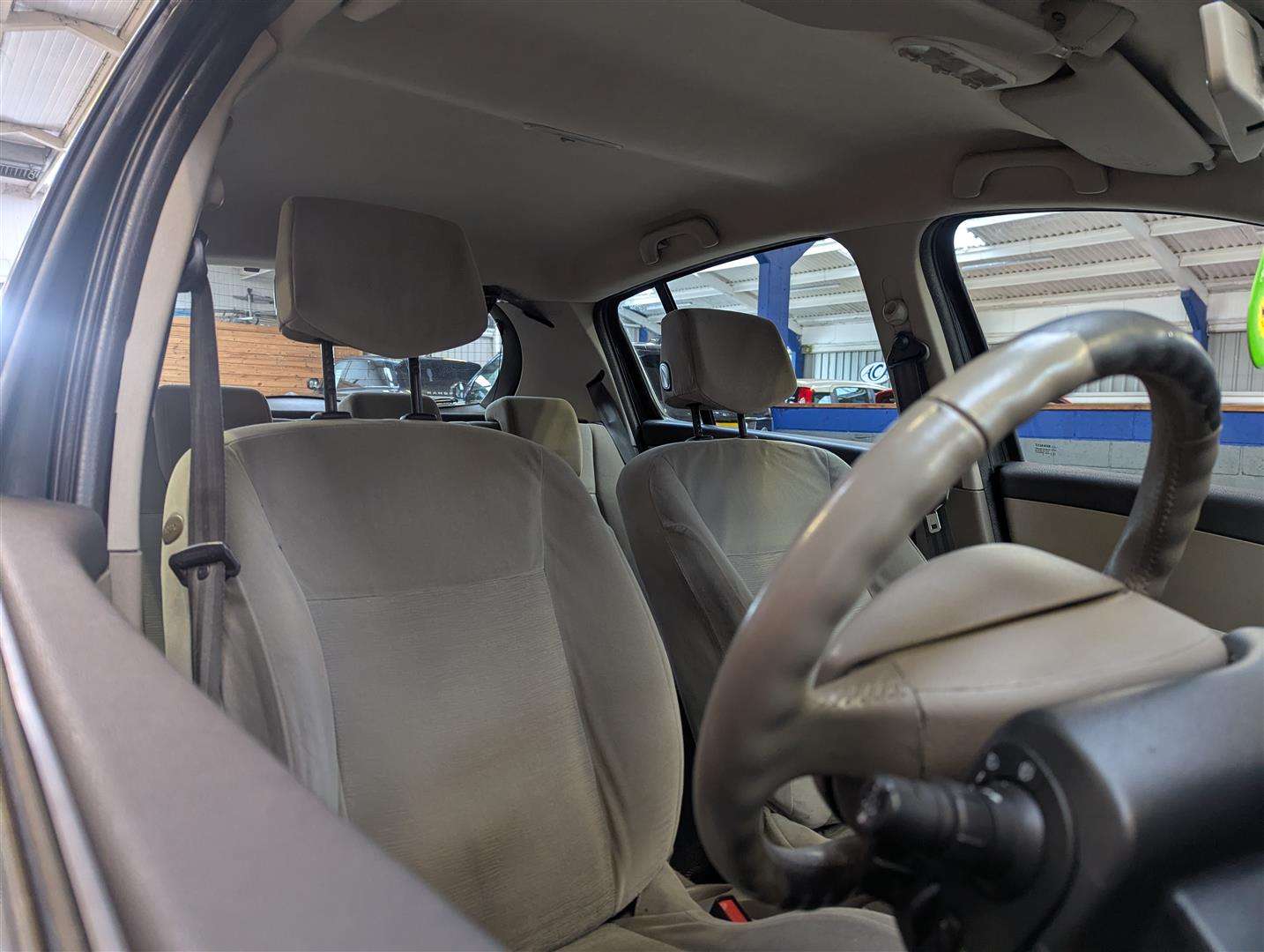 <p>2007 RENAULT CLIO PRIVILEGE 16V</p>