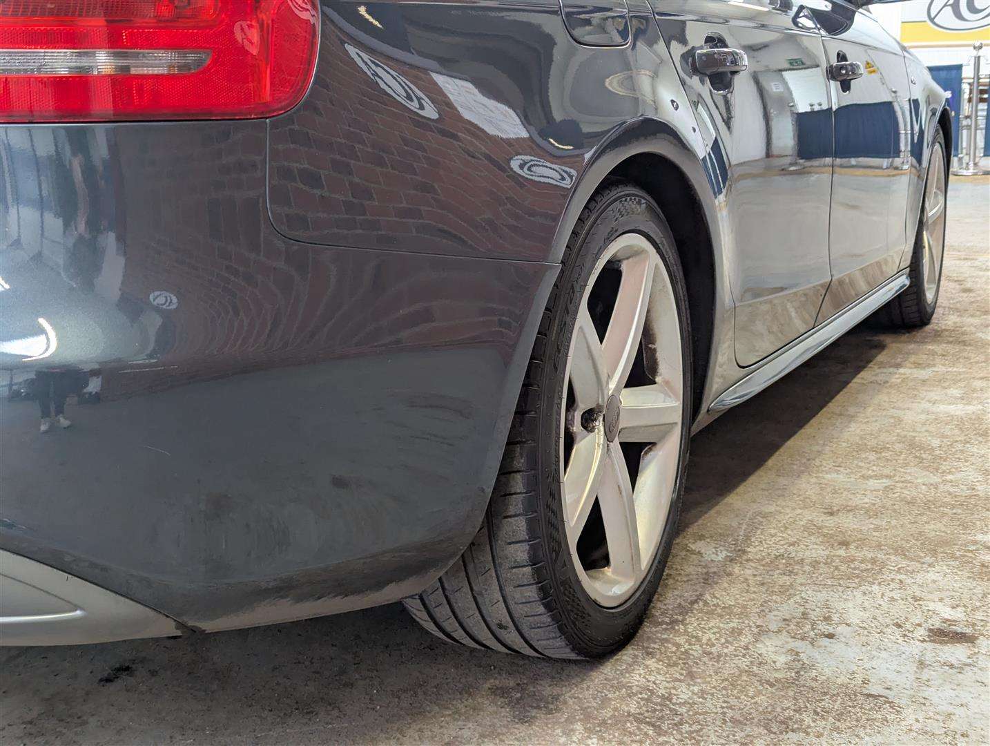 <p>2008 AUDI A4 AVANT S LINE TDI</p>