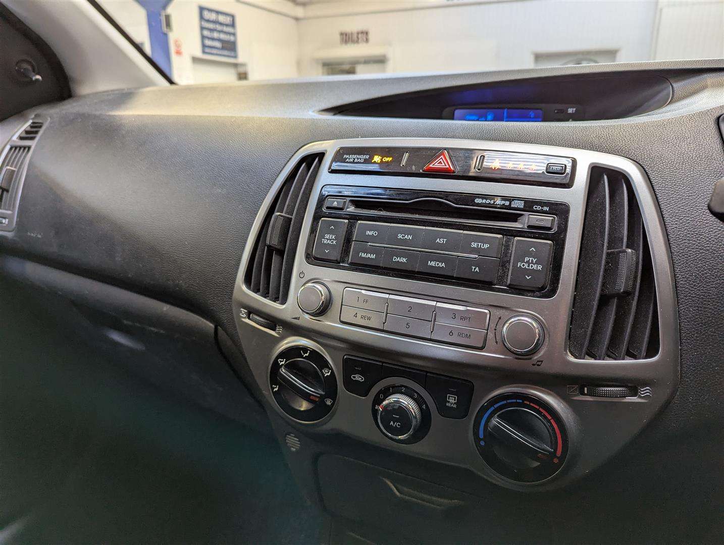 <p>2014 HYUNDAI I20 CLASSIC</p>