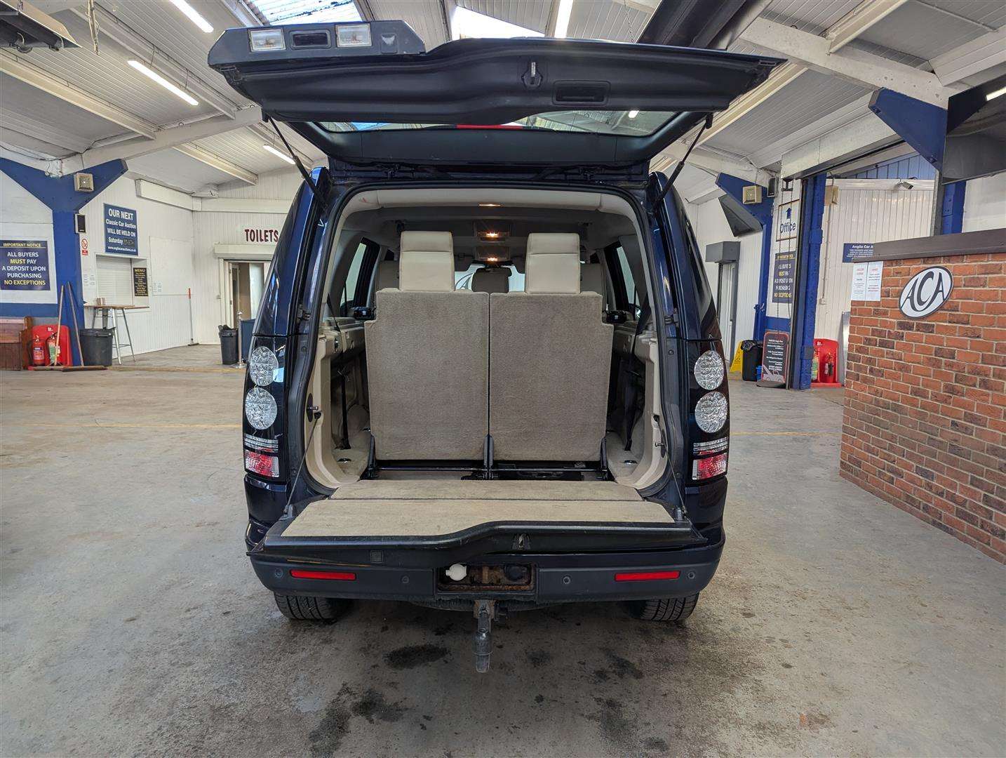 <p>2014 LAND ROVER DISCOVERY XS SDV6 AUTO</p>
