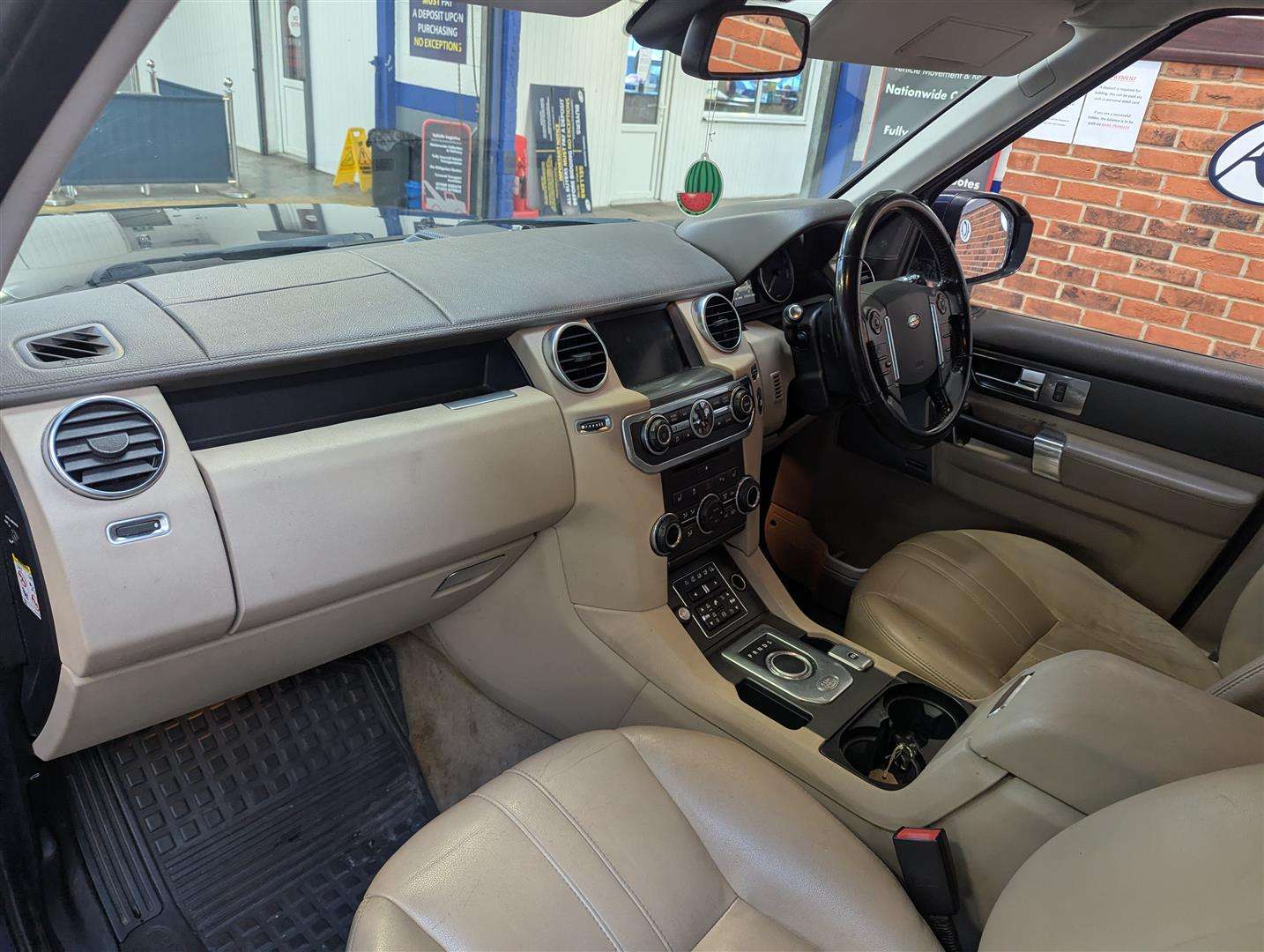 <p>2014 LAND ROVER DISCOVERY XS SDV6 AUTO</p>