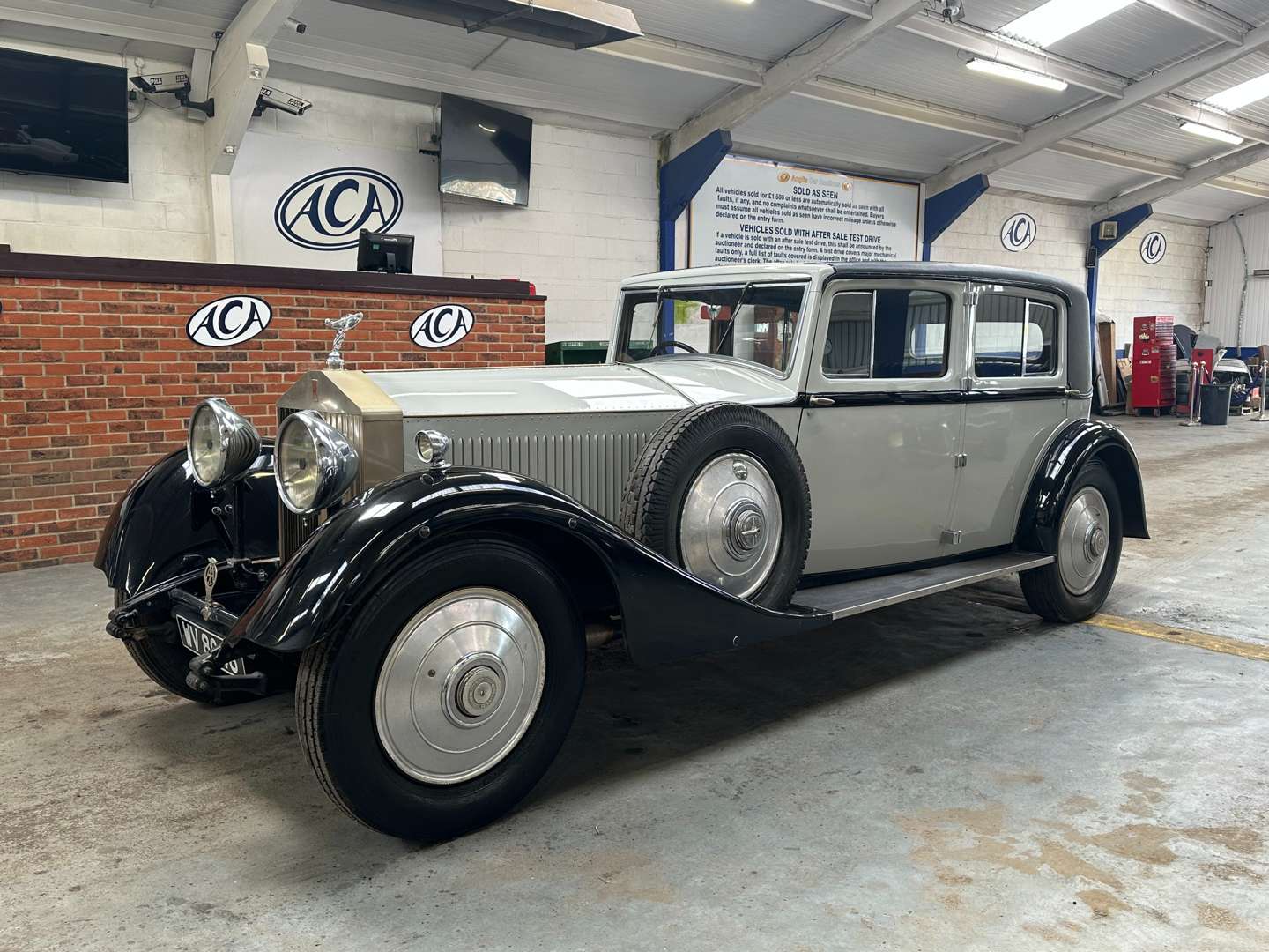 <p>1929 ROLLS ROYCE PHANTOM II</p>