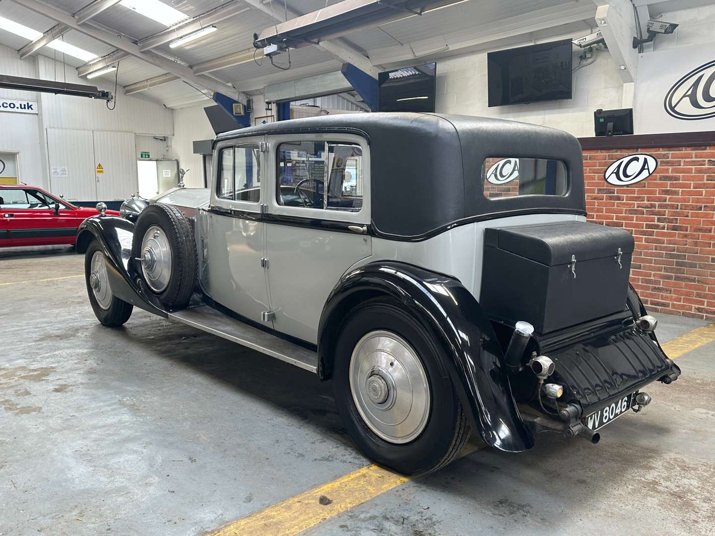 <p>1929 ROLLS ROYCE PHANTOM II</p>