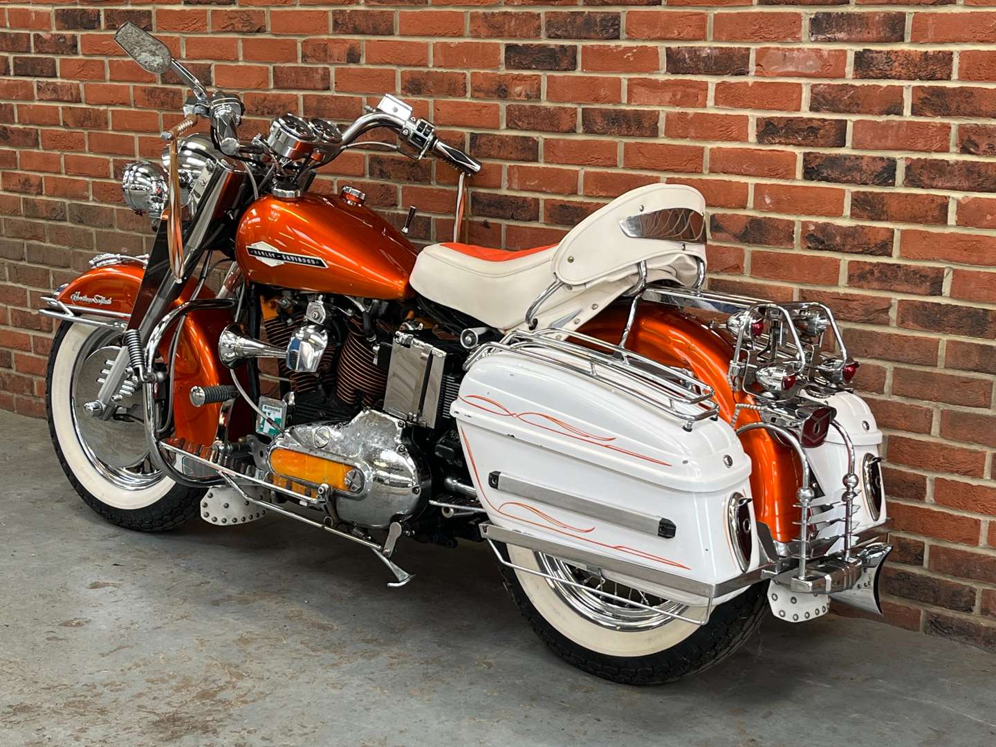 <p>1971 HARLEY-DAVIDSON XL CUSTOM</p>