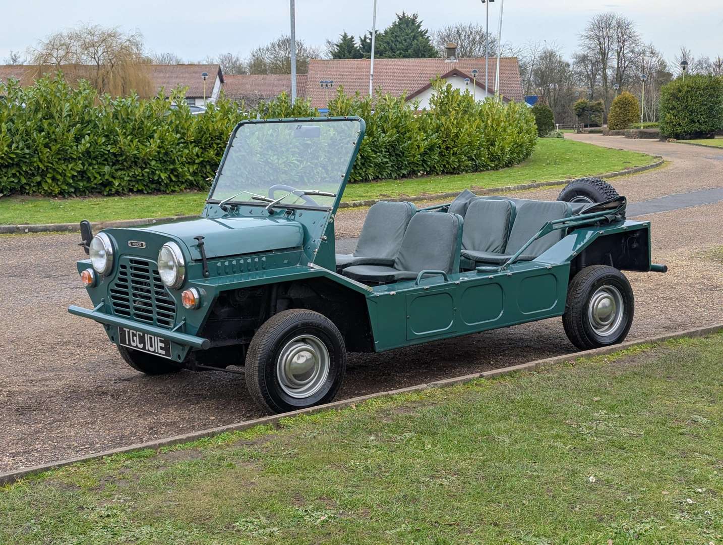 <p>1967 MORRIS MINI MOKE</p>