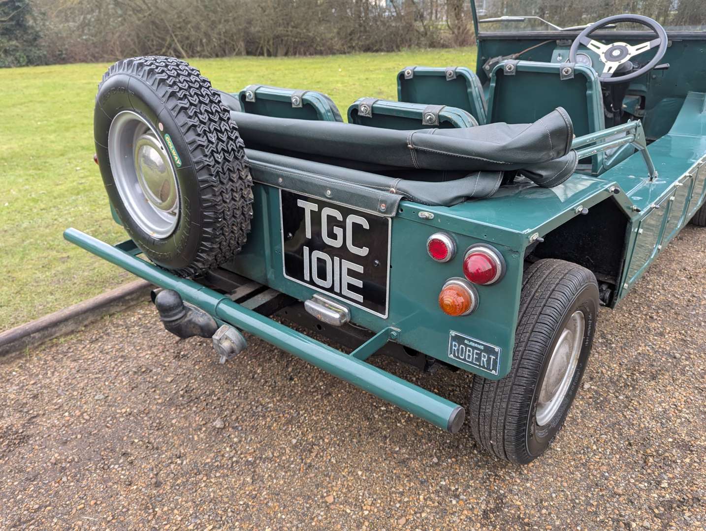 <p>1967 MORRIS MINI MOKE</p>