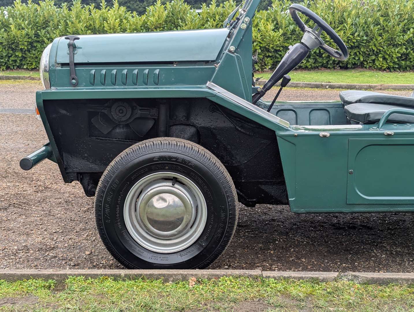 <p>1967 MORRIS MINI MOKE</p>