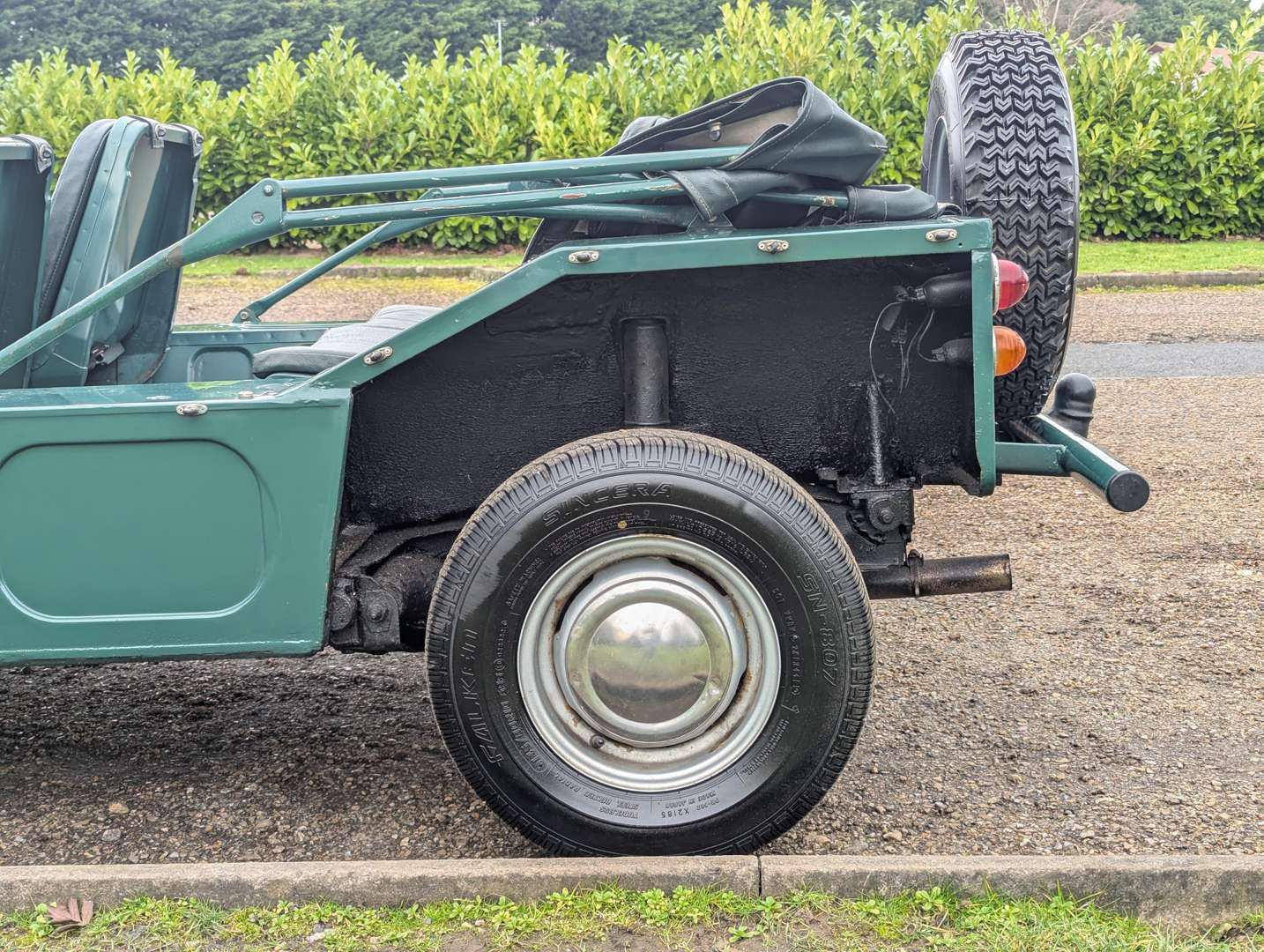 <p>1967 MORRIS MINI MOKE</p>