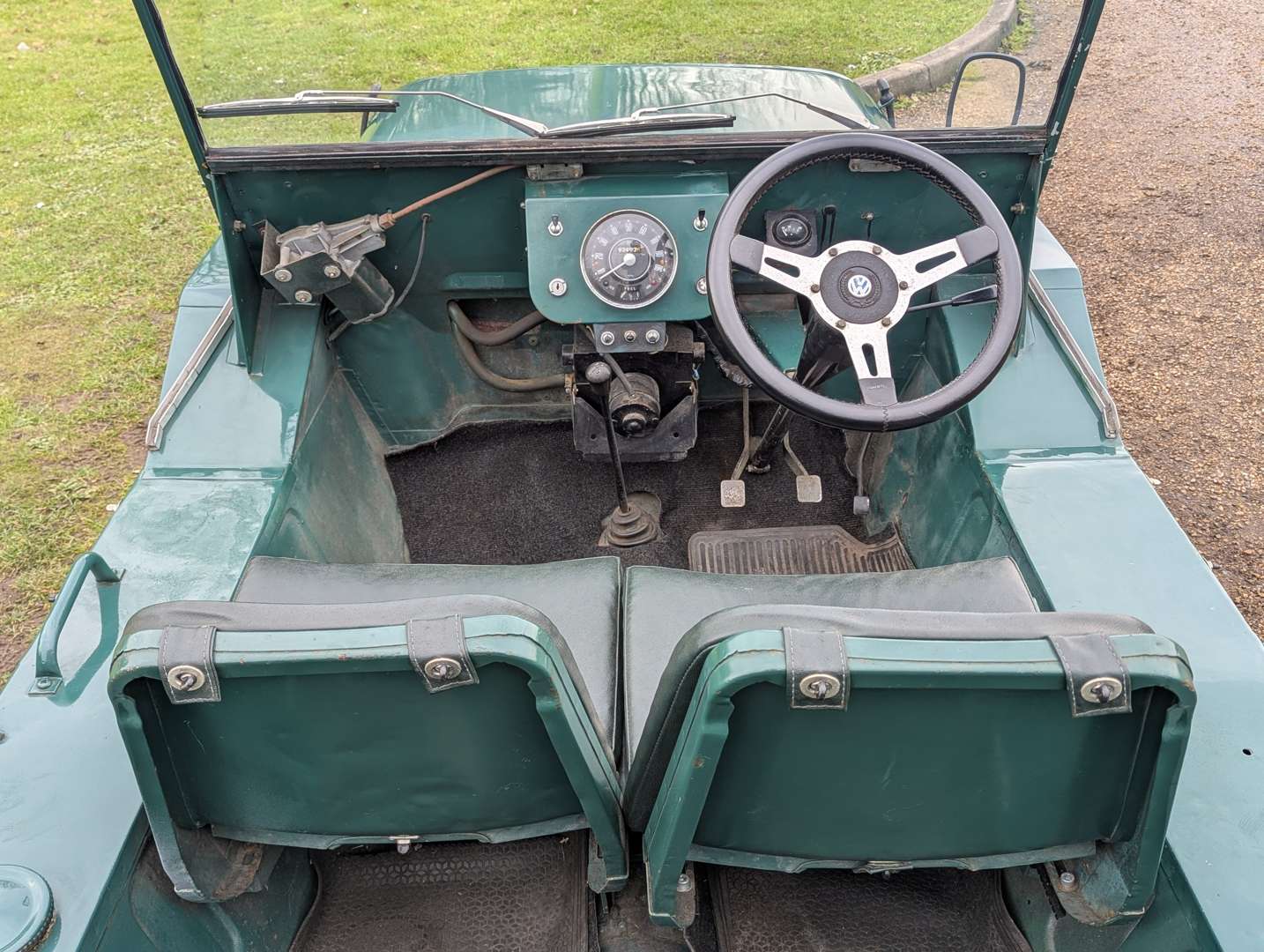<p>1967 MORRIS MINI MOKE</p>