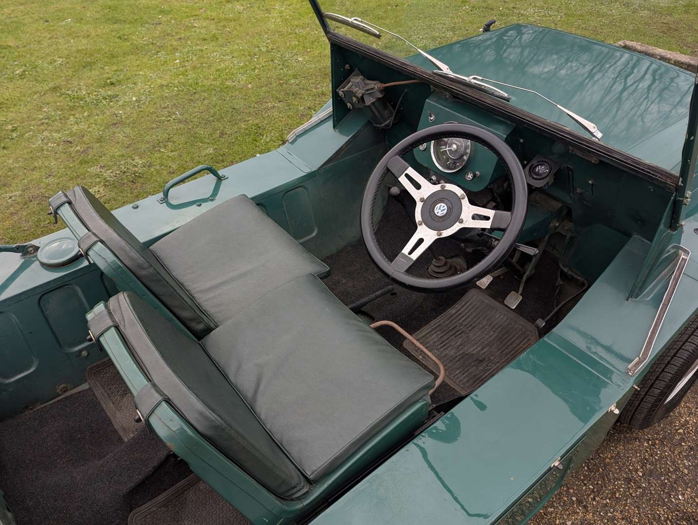 <p>1967 MORRIS MINI MOKE</p>