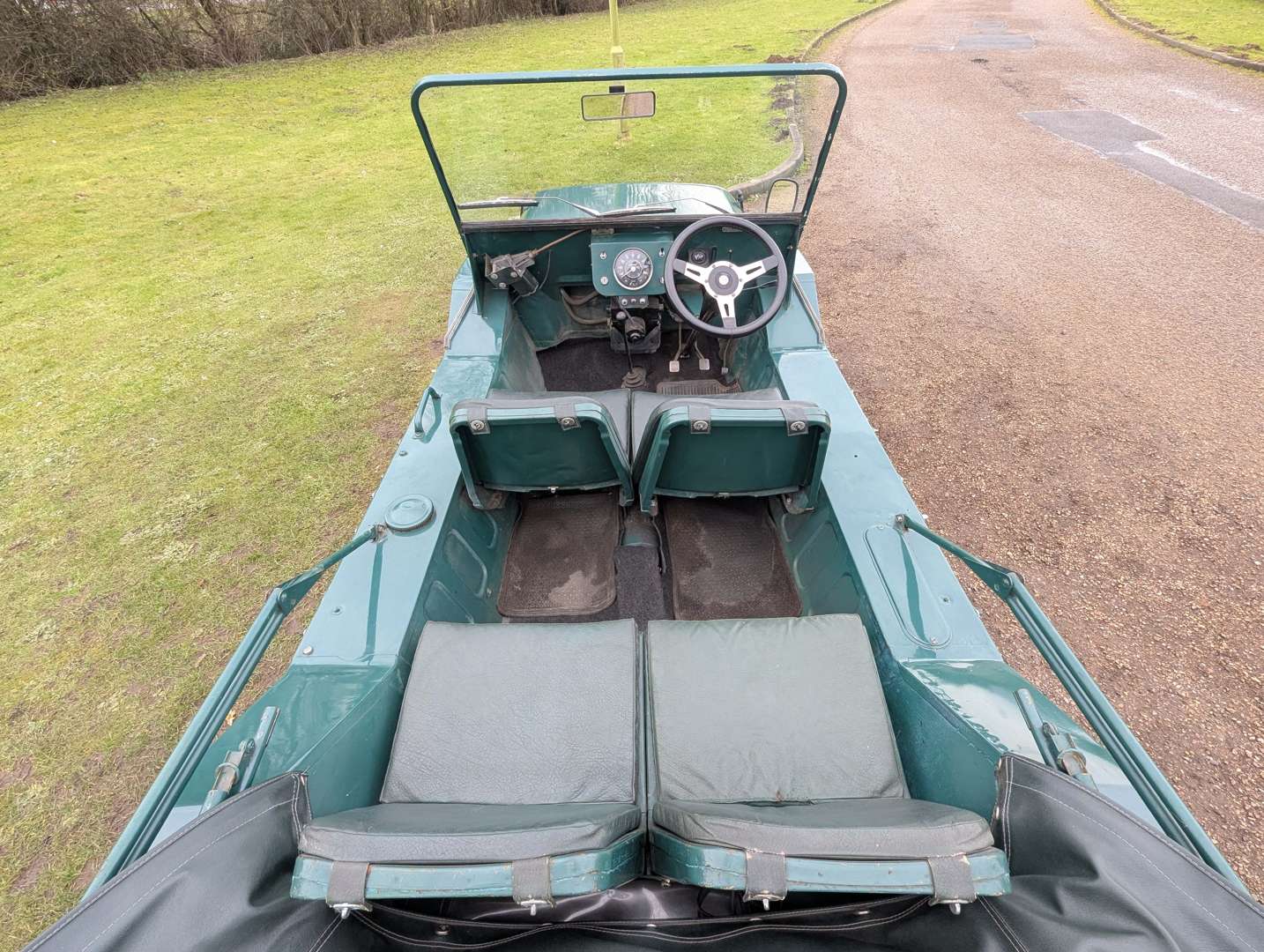 <p>1967 MORRIS MINI MOKE</p>
