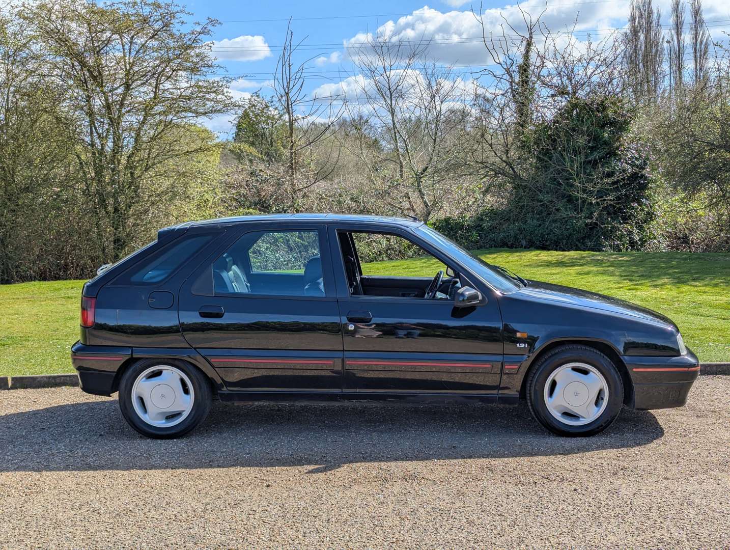<p>1992 CITROEN ZX VOLCANE I AUTO</p>