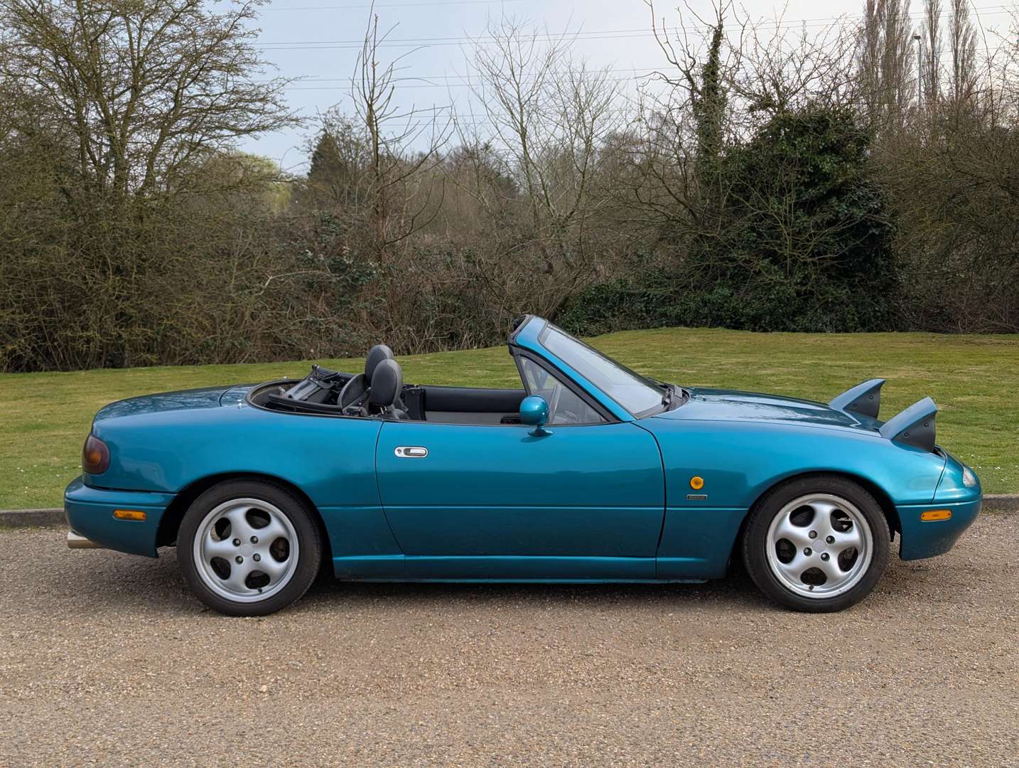 <p>1998 MAZDA MX-5 BERKELEY</p>