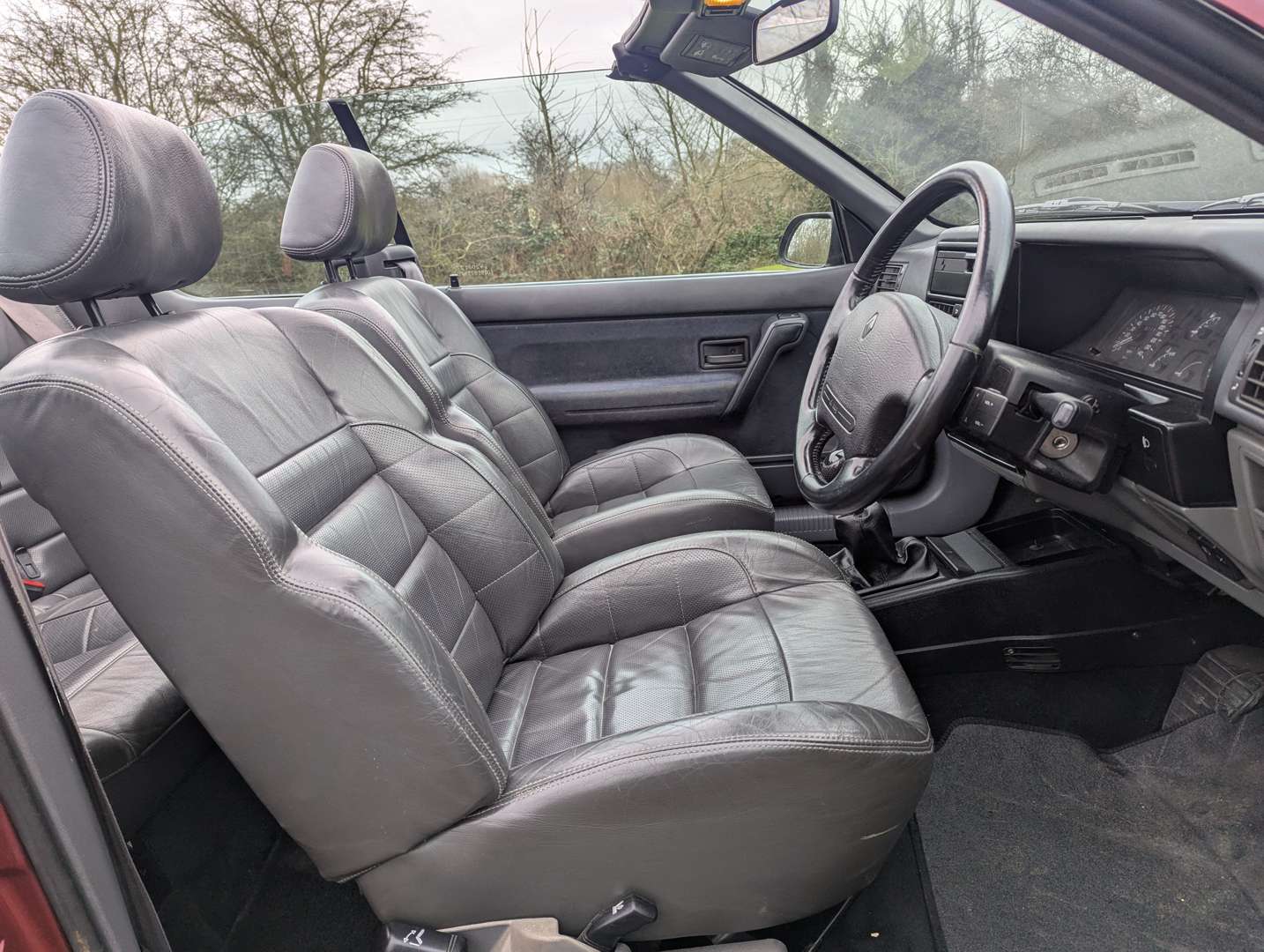 <p>1996 RENAULT 19 RSI EXECUTIVE CONVERTIBLE</p>