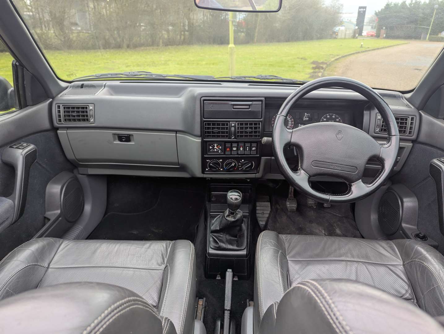 <p>1996 RENAULT 19 RSI EXECUTIVE CONVERTIBLE</p>