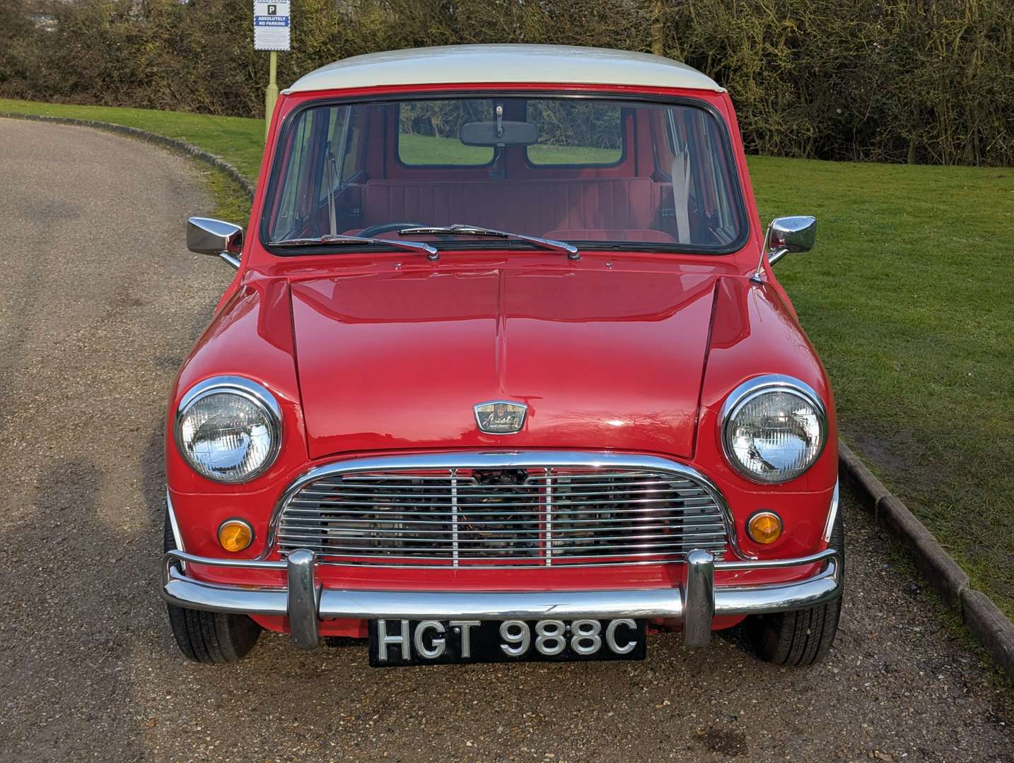 <p>1965 AUSTIN MINI COUNTRYMAN</p>