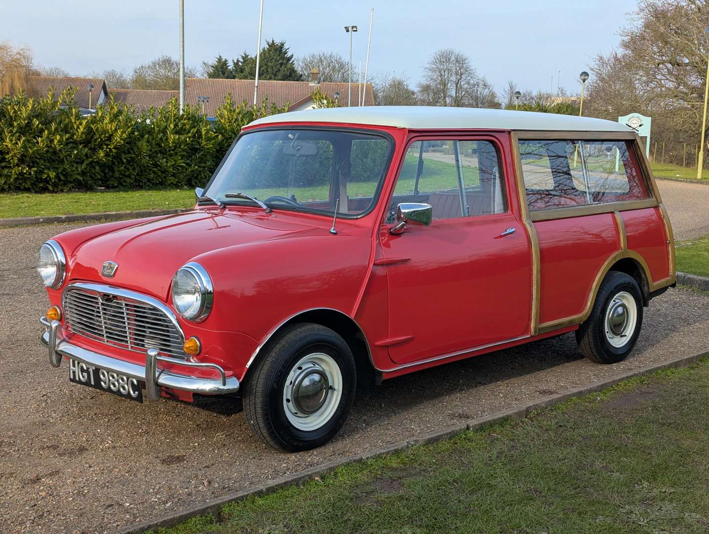 <p>1965 AUSTIN MINI COUNTRYMAN</p>
