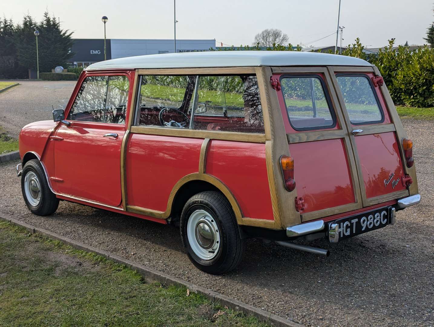 <p>1965 AUSTIN MINI COUNTRYMAN</p>