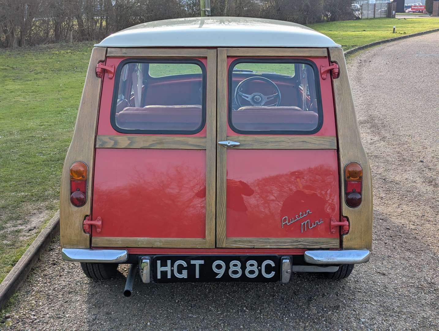 <p>1965 AUSTIN MINI COUNTRYMAN</p>