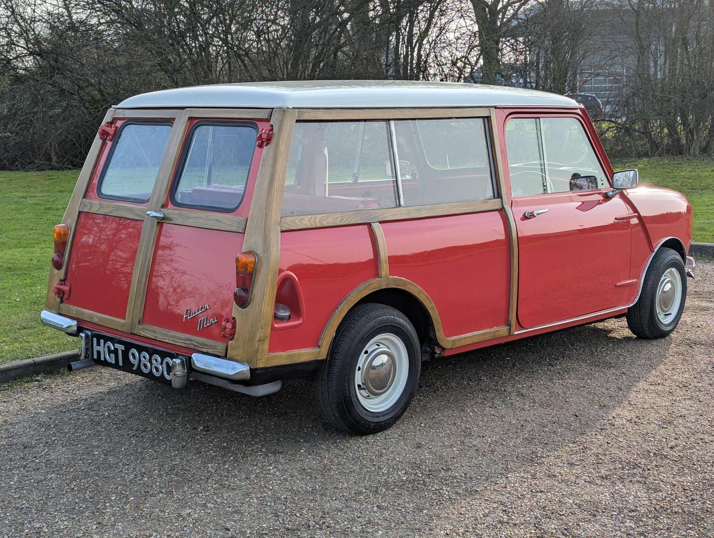 <p>1965 AUSTIN MINI COUNTRYMAN</p>
