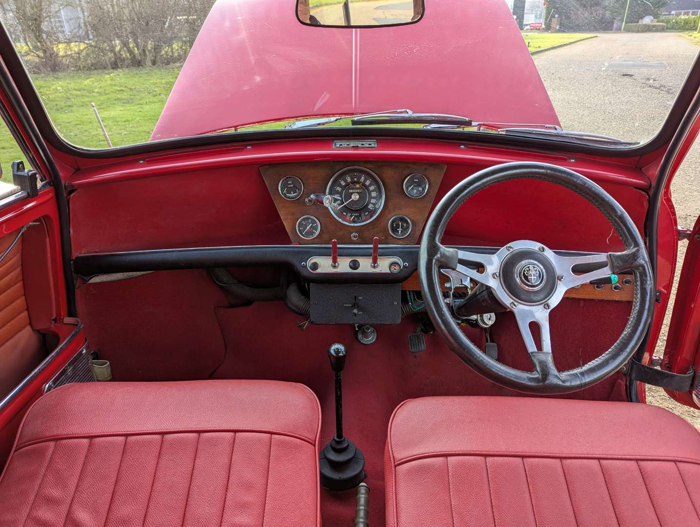 <p>1965 AUSTIN MINI COUNTRYMAN</p>