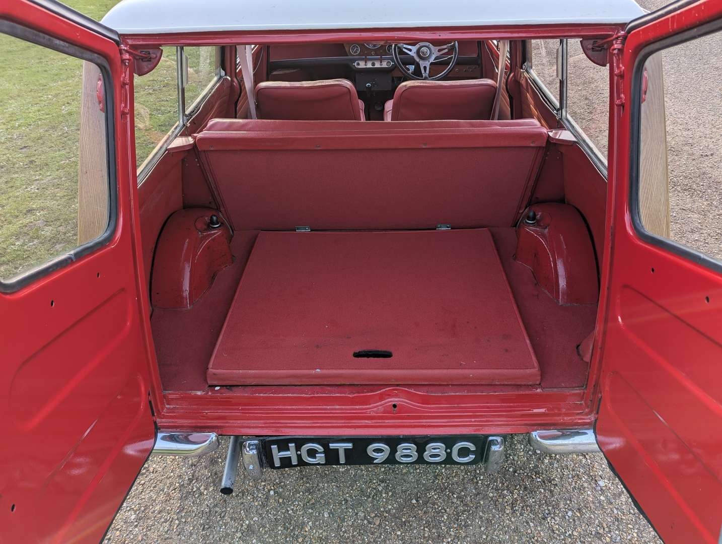 <p>1965 AUSTIN MINI COUNTRYMAN</p>