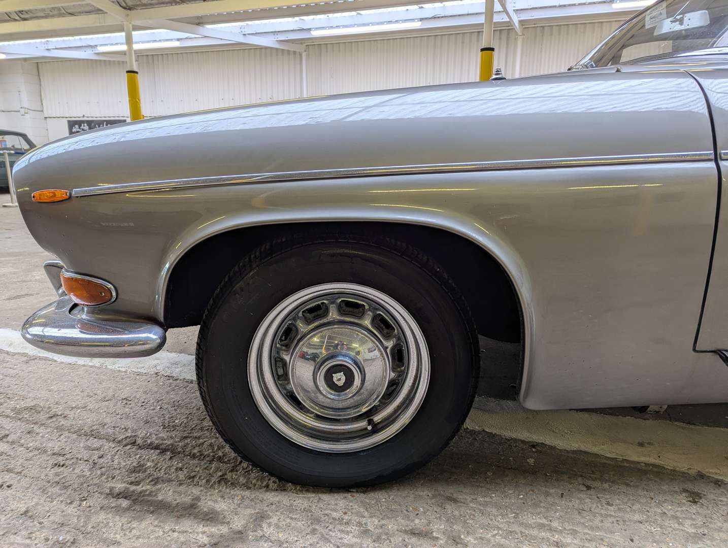 <p>1969 JAGUAR 420G MANUAL O/D</p>