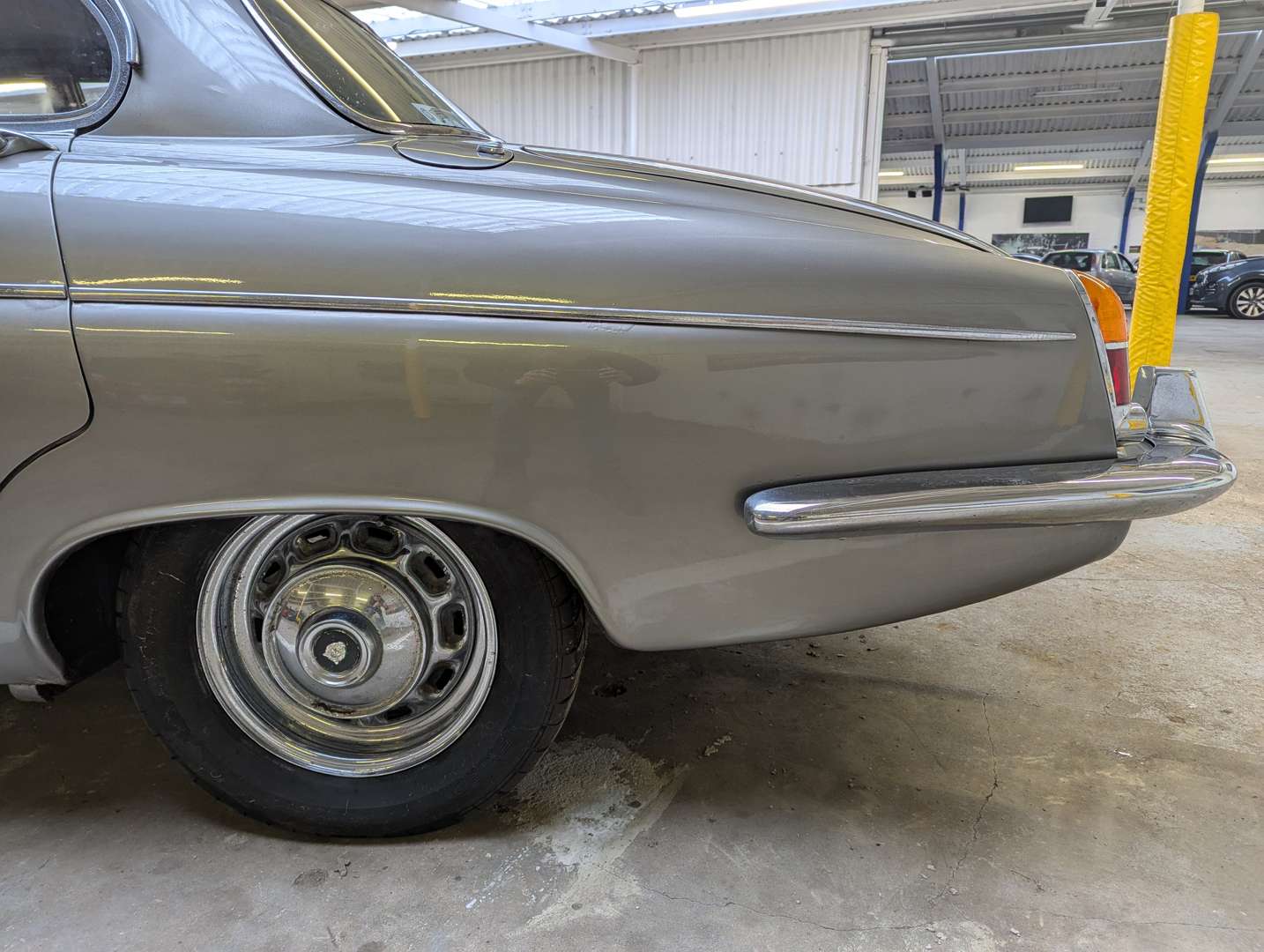 <p>1969 JAGUAR 420G MANUAL O/D</p>