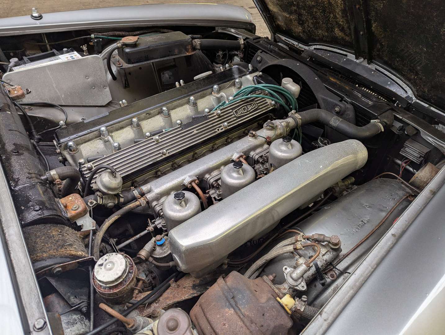<p>1969 JAGUAR 420G MANUAL O/D</p>