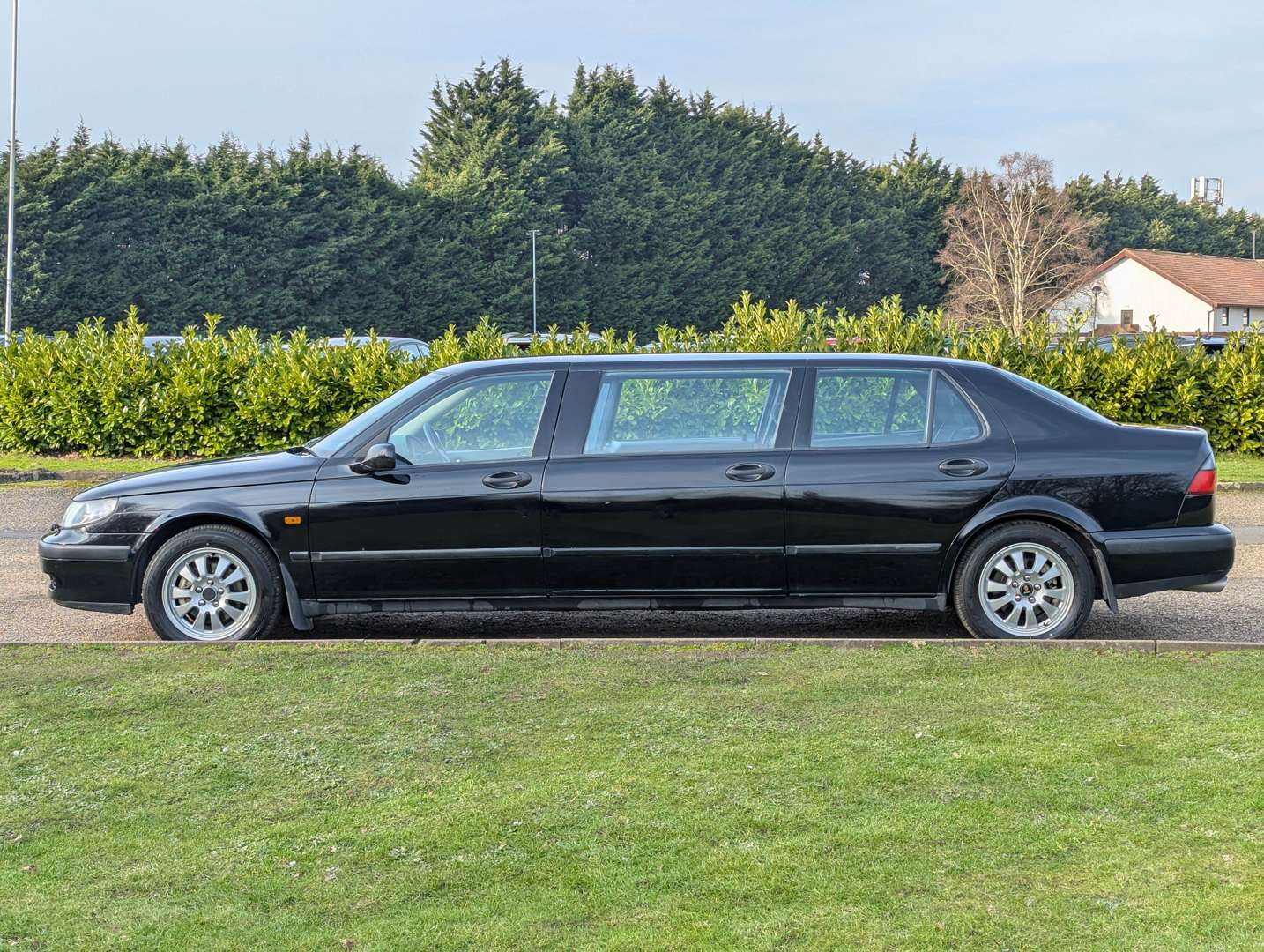 <p>2001 SAAB 9-5 AUTO LIMOUSINE</p>