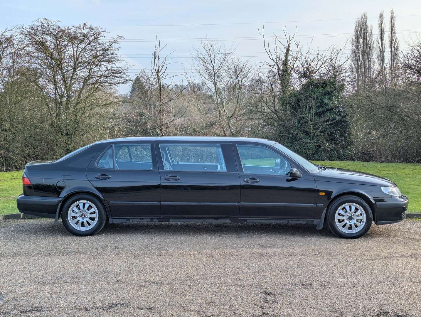 <p>2001 SAAB 9-5 AUTO LIMOUSINE</p>