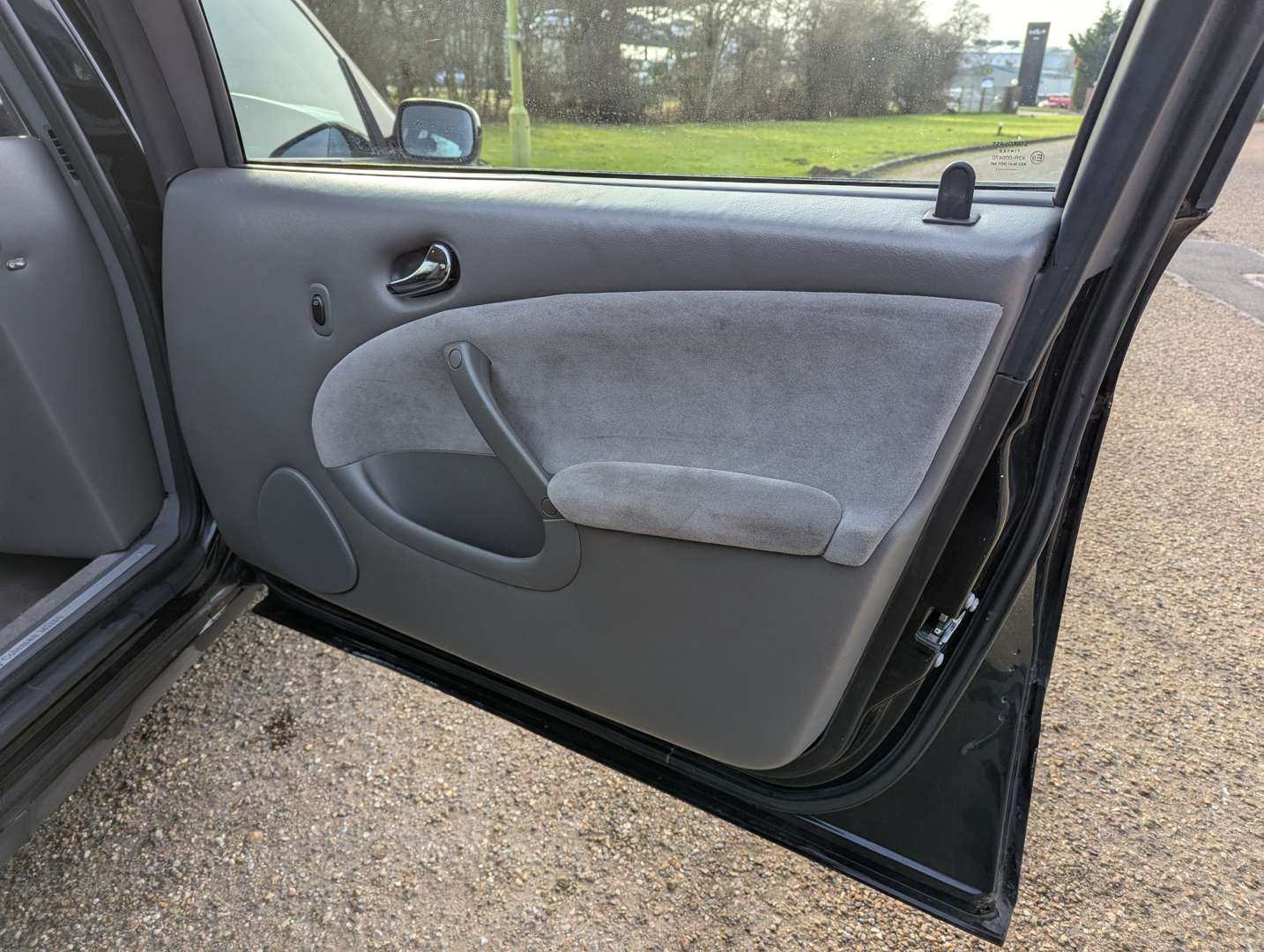 <p>2001 SAAB 9-5 AUTO LIMOUSINE</p>