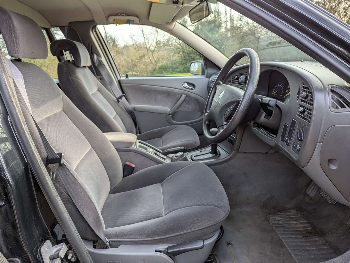 <p>2001 SAAB 9-5 AUTO LIMOUSINE</p>