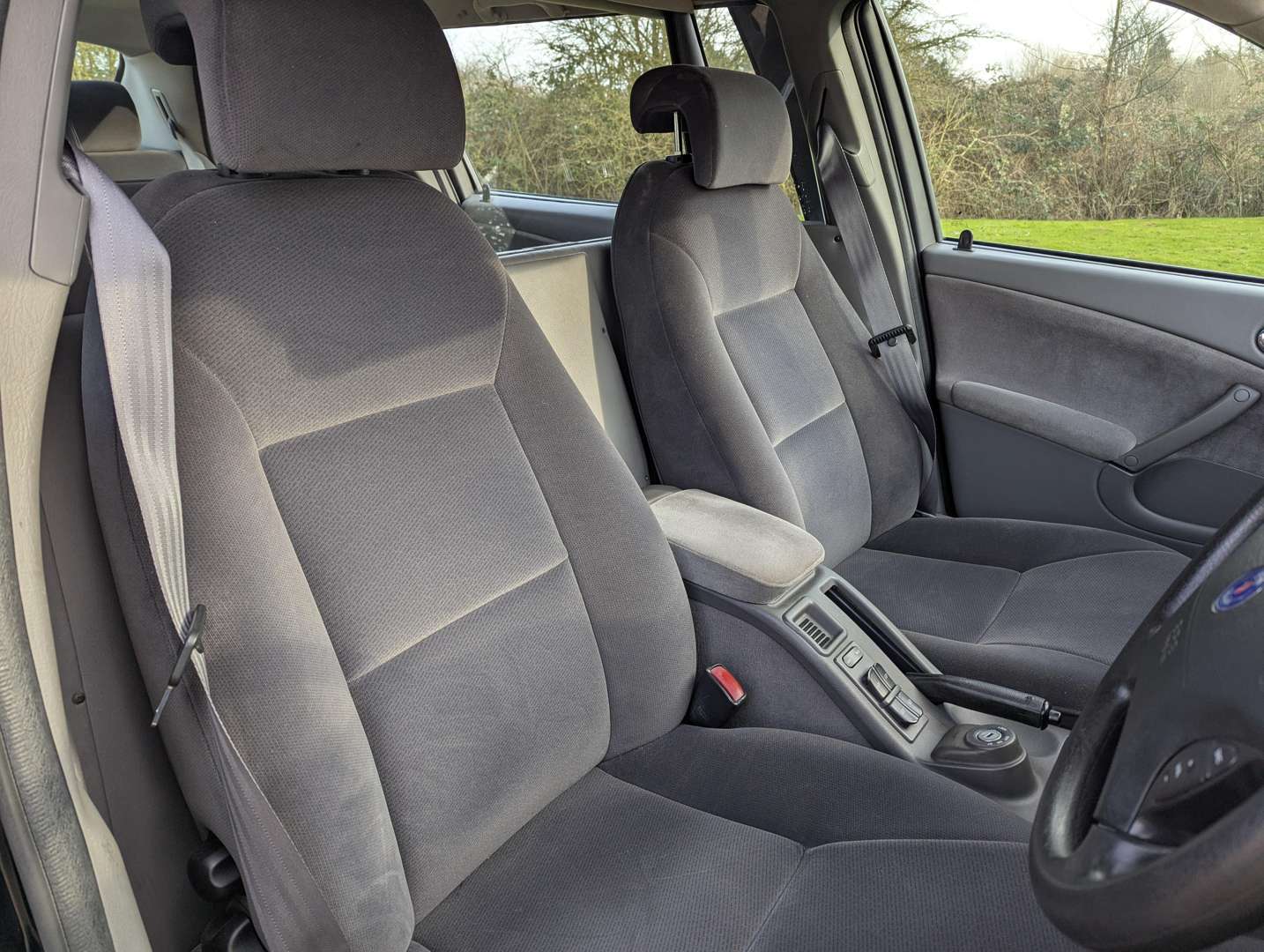 <p>2001 SAAB 9-5 AUTO LIMOUSINE</p>