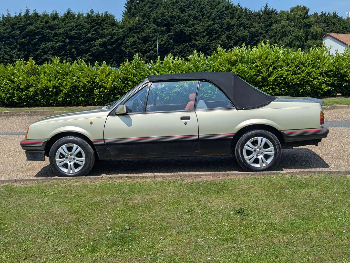 <p>1987 VAUXHALL CAVALIER 1.8 CABRIO</p>