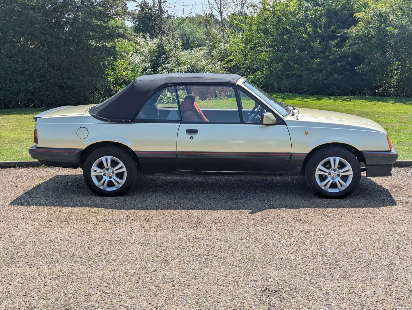 <p>1987 VAUXHALL CAVALIER 1.8 CABRIO</p>