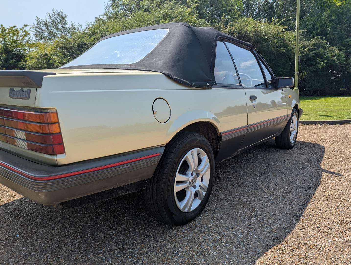 <p>1987 VAUXHALL CAVALIER 1.8 CABRIO</p>