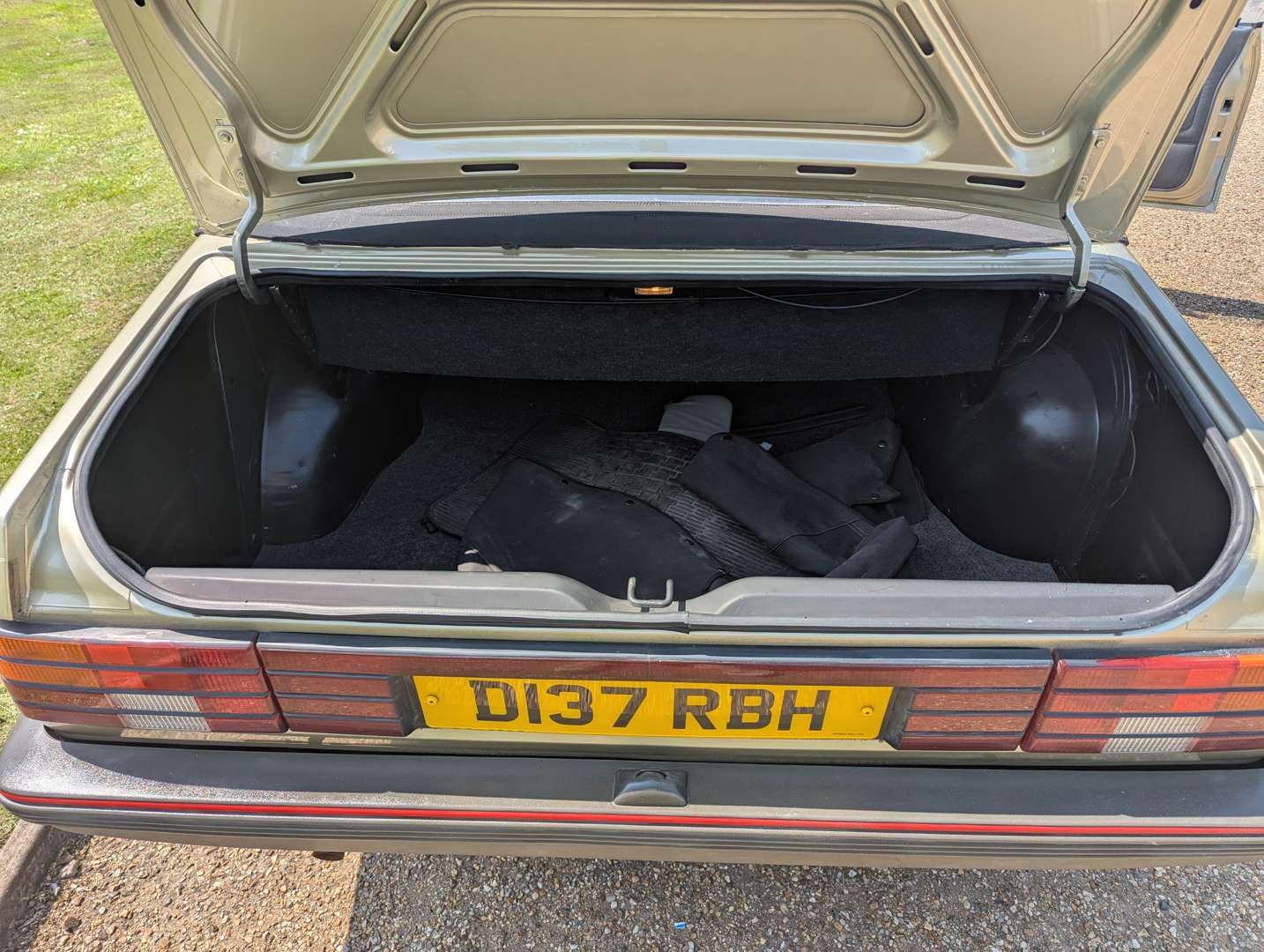 <p>1987 VAUXHALL CAVALIER 1.8 CABRIO</p>