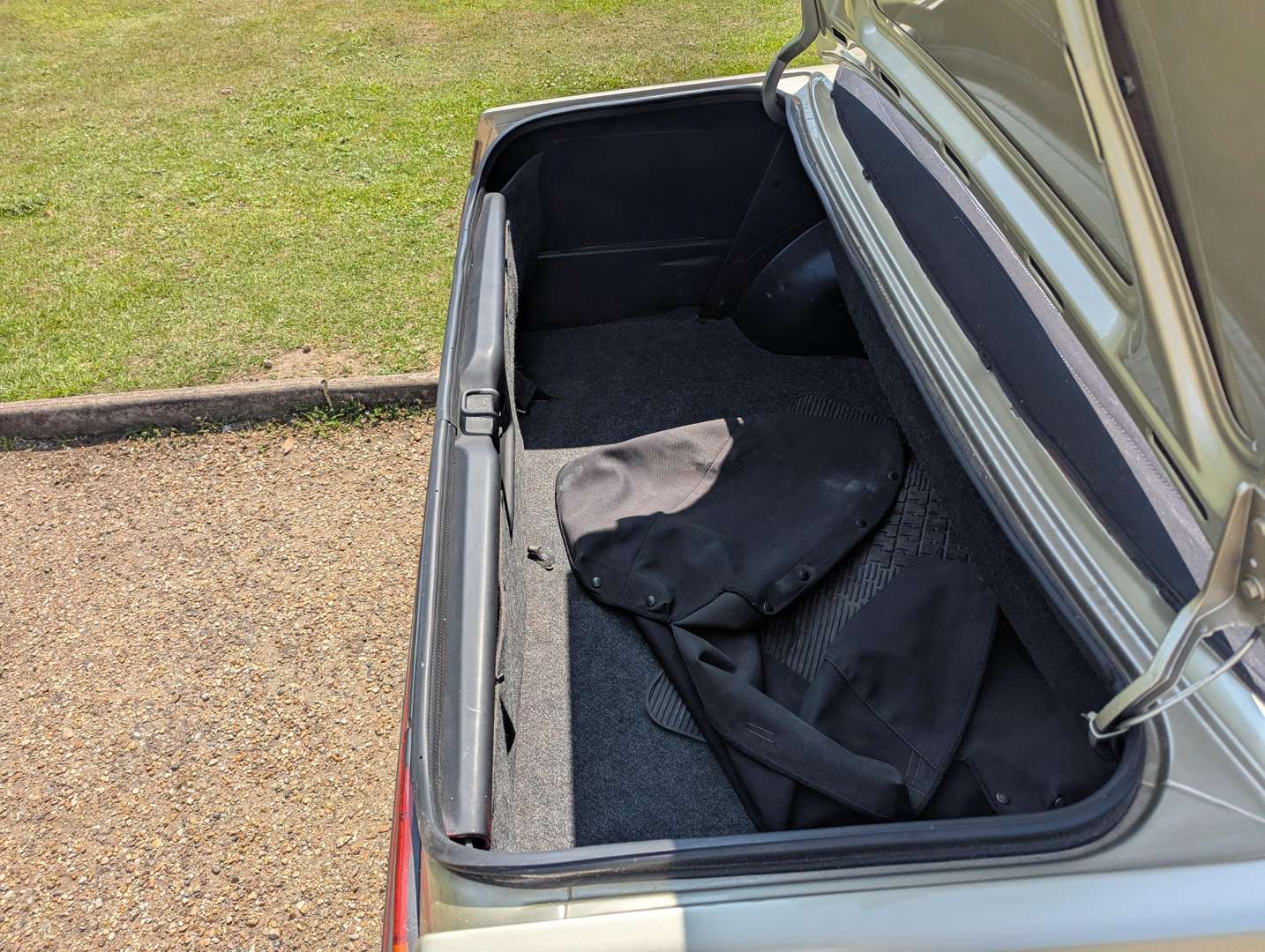 <p>1987 VAUXHALL CAVALIER 1.8 CABRIO</p>