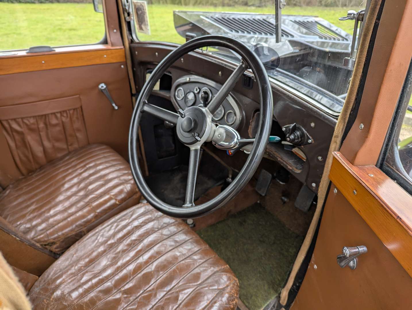 <p>1934 MORRIS 10/4</p>