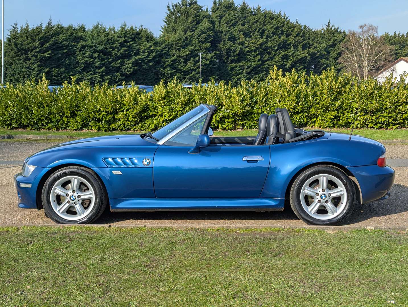 <p>2000 BMW Z3 2.0 M-SPEC</p>