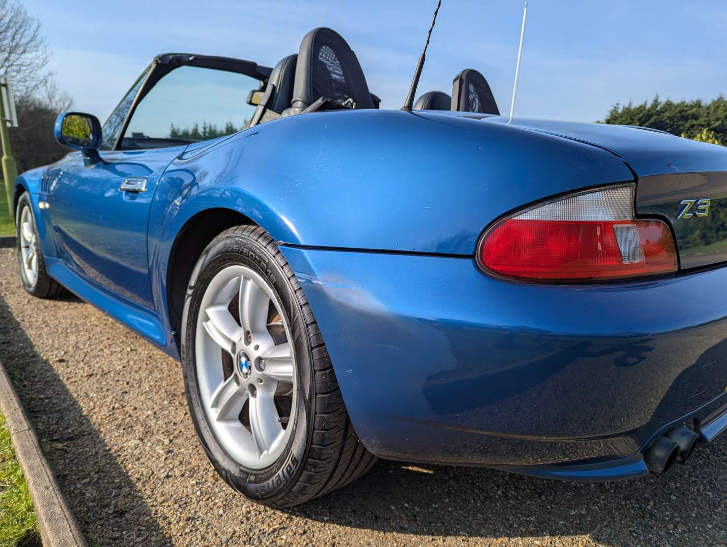 <p>2000 BMW Z3 2.0 M-SPEC</p>