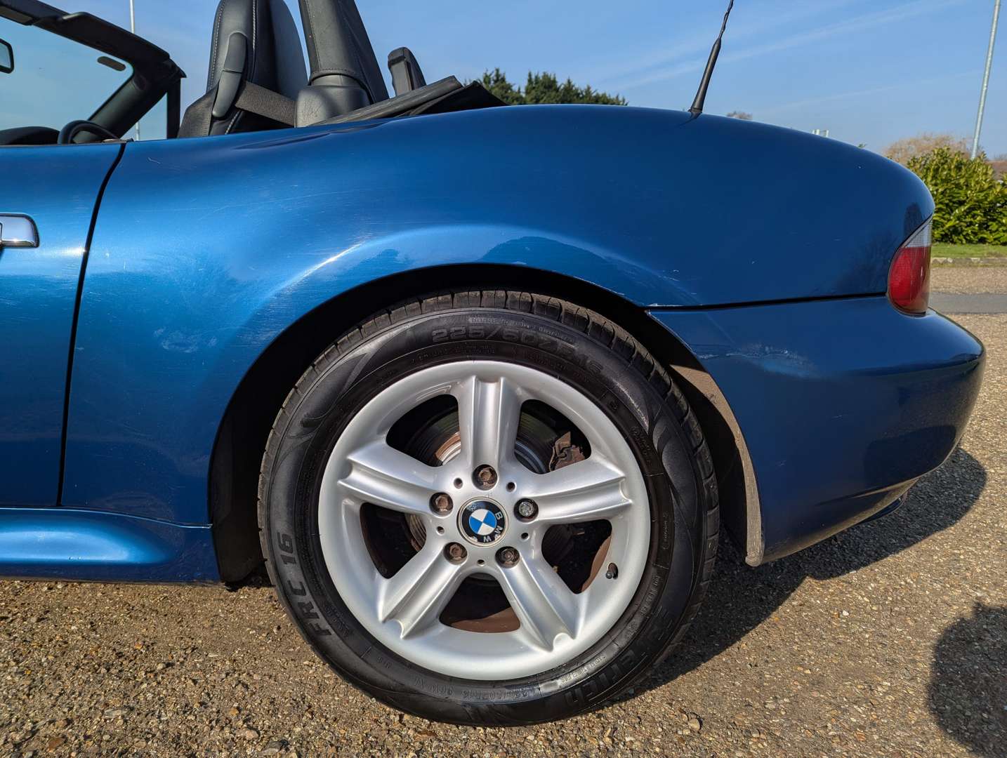 <p>2000 BMW Z3 2.0 M-SPEC</p>