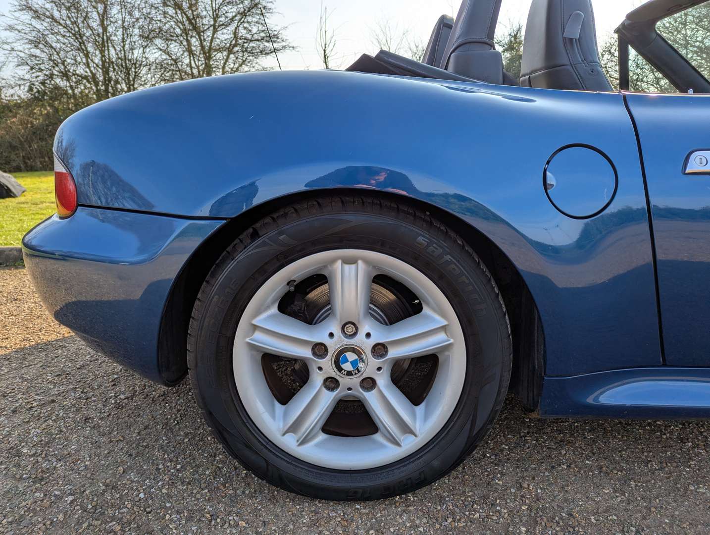 <p>2000 BMW Z3 2.0 M-SPEC</p>