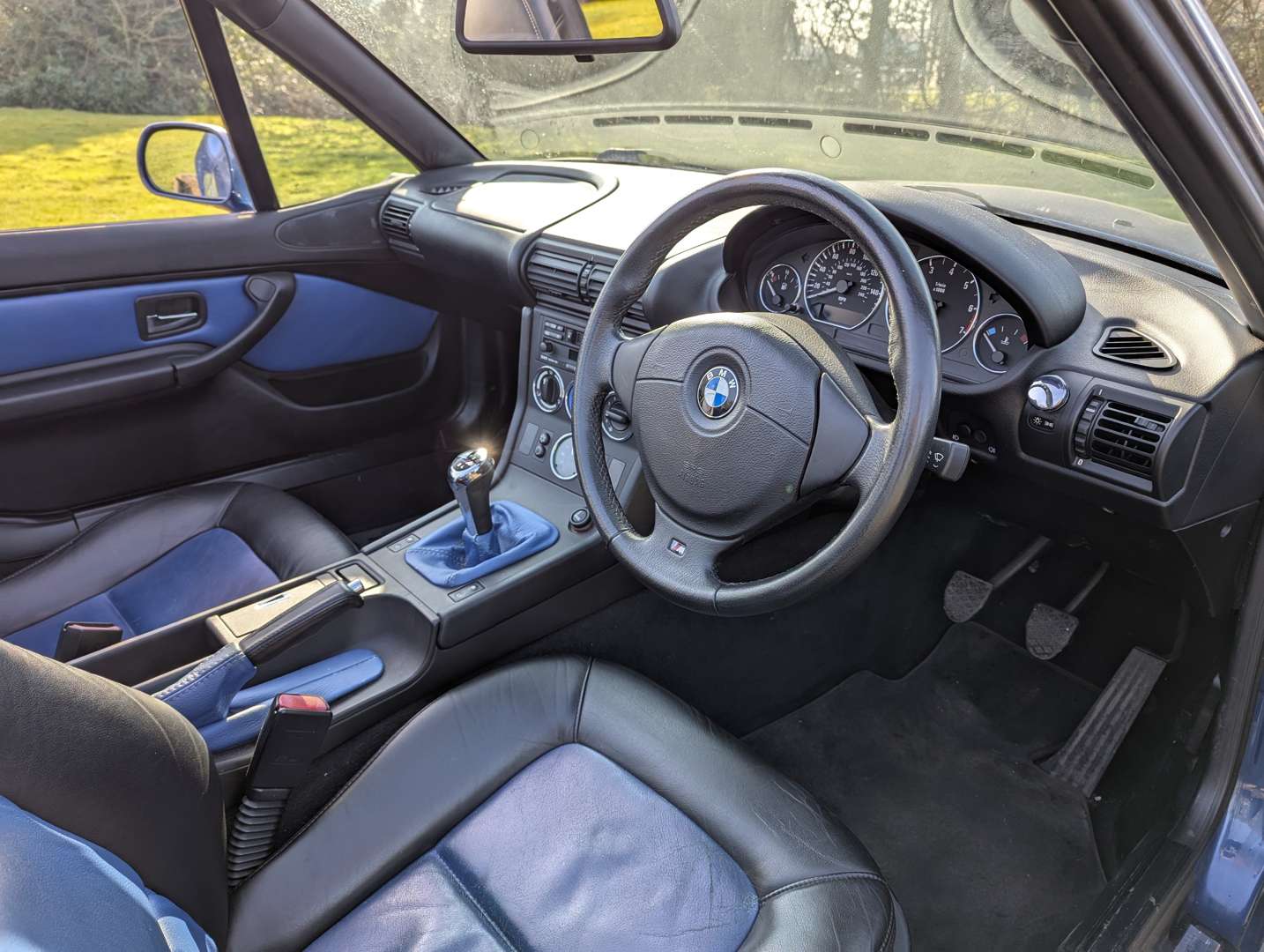 <p>2000 BMW Z3 2.0 M-SPEC</p>