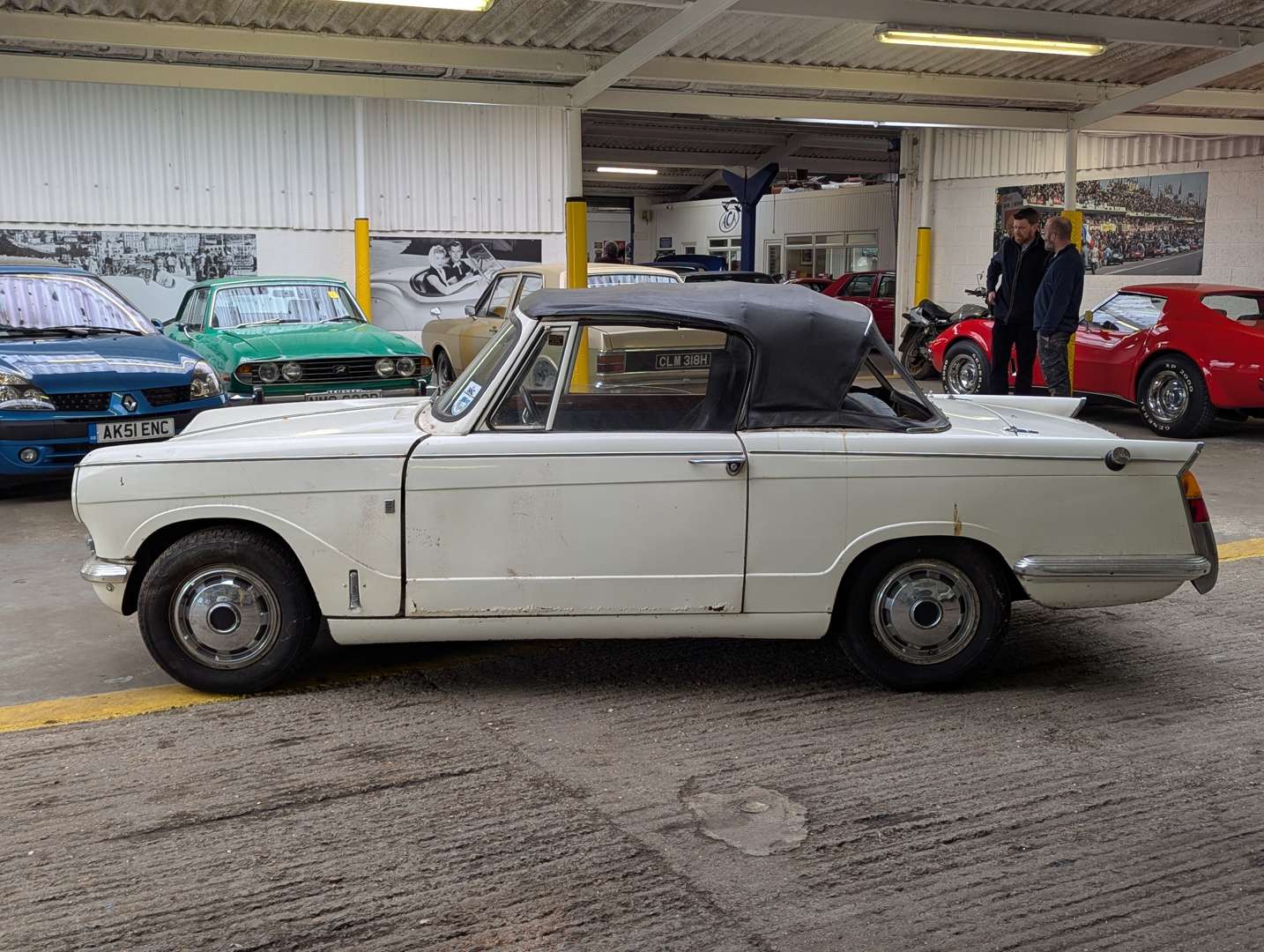 <p>1967 TRIUMPH VITESSE CONVERTIBLE&nbsp;</p>