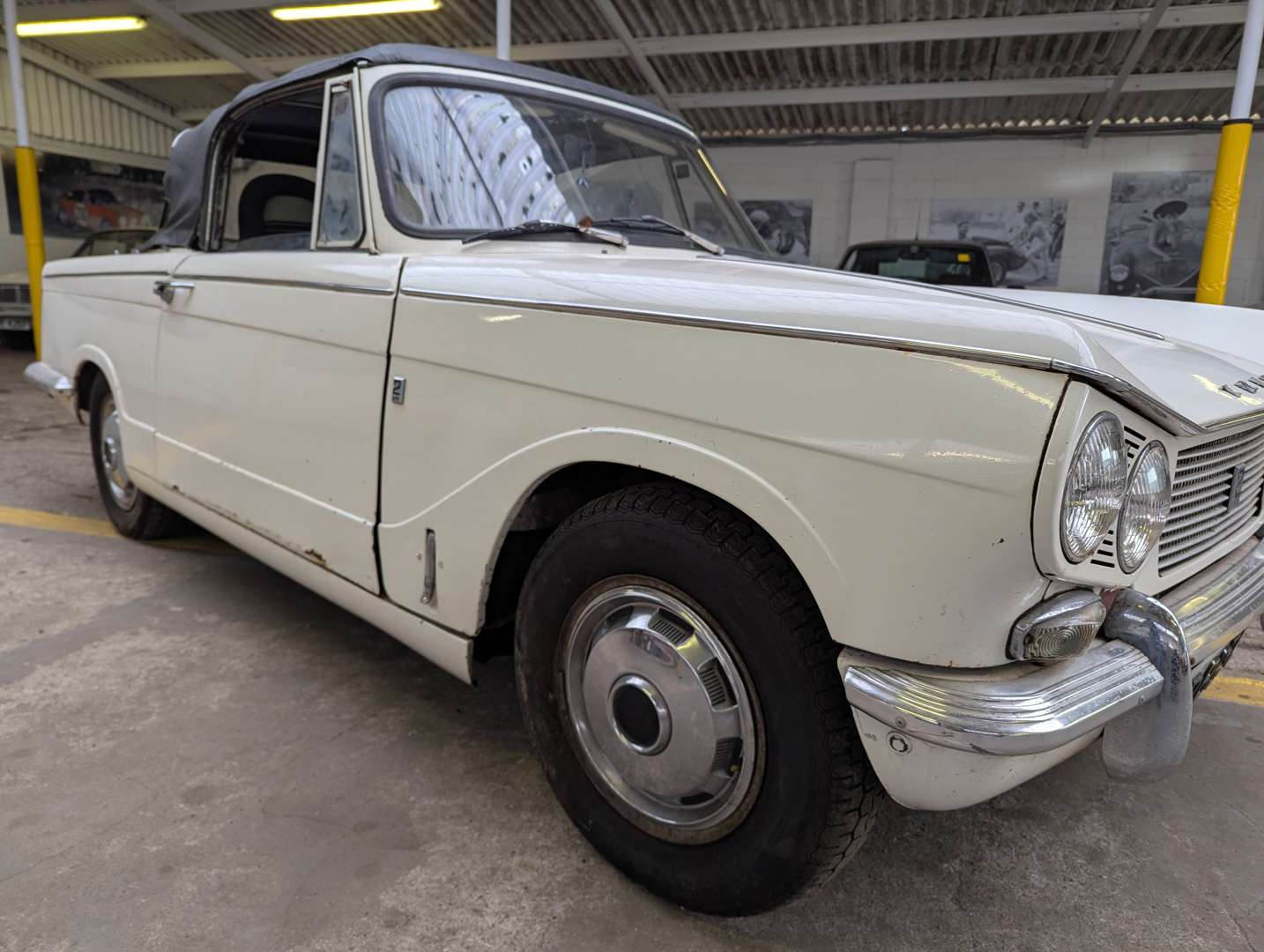 <p>1967 TRIUMPH VITESSE CONVERTIBLE&nbsp;</p>