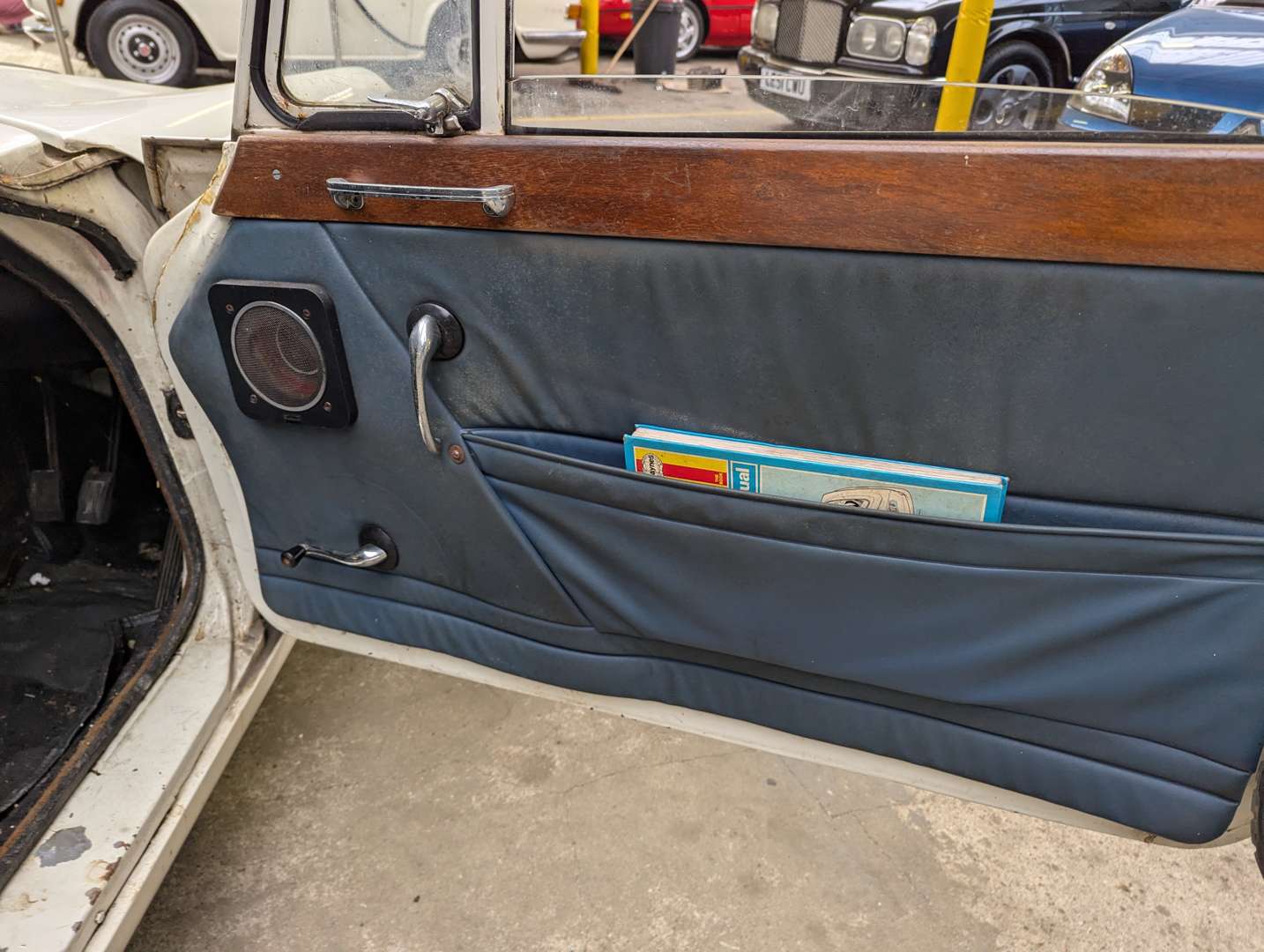 <p>1967 TRIUMPH VITESSE CONVERTIBLE&nbsp;</p>