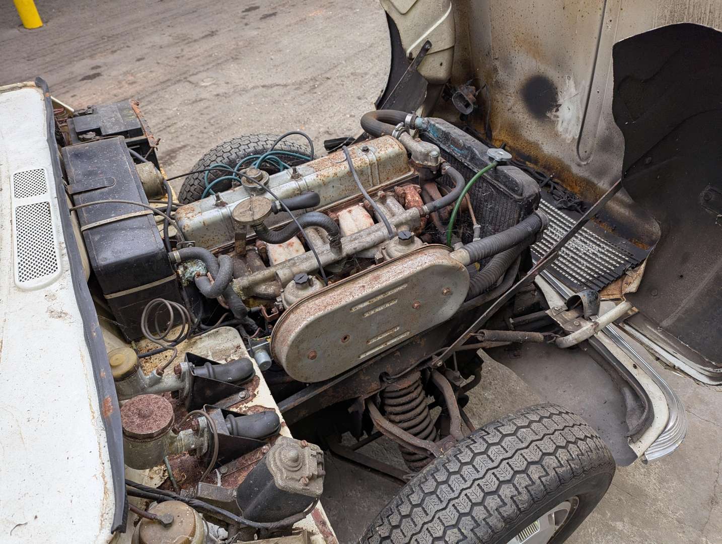 <p>1967 TRIUMPH VITESSE CONVERTIBLE&nbsp;</p>