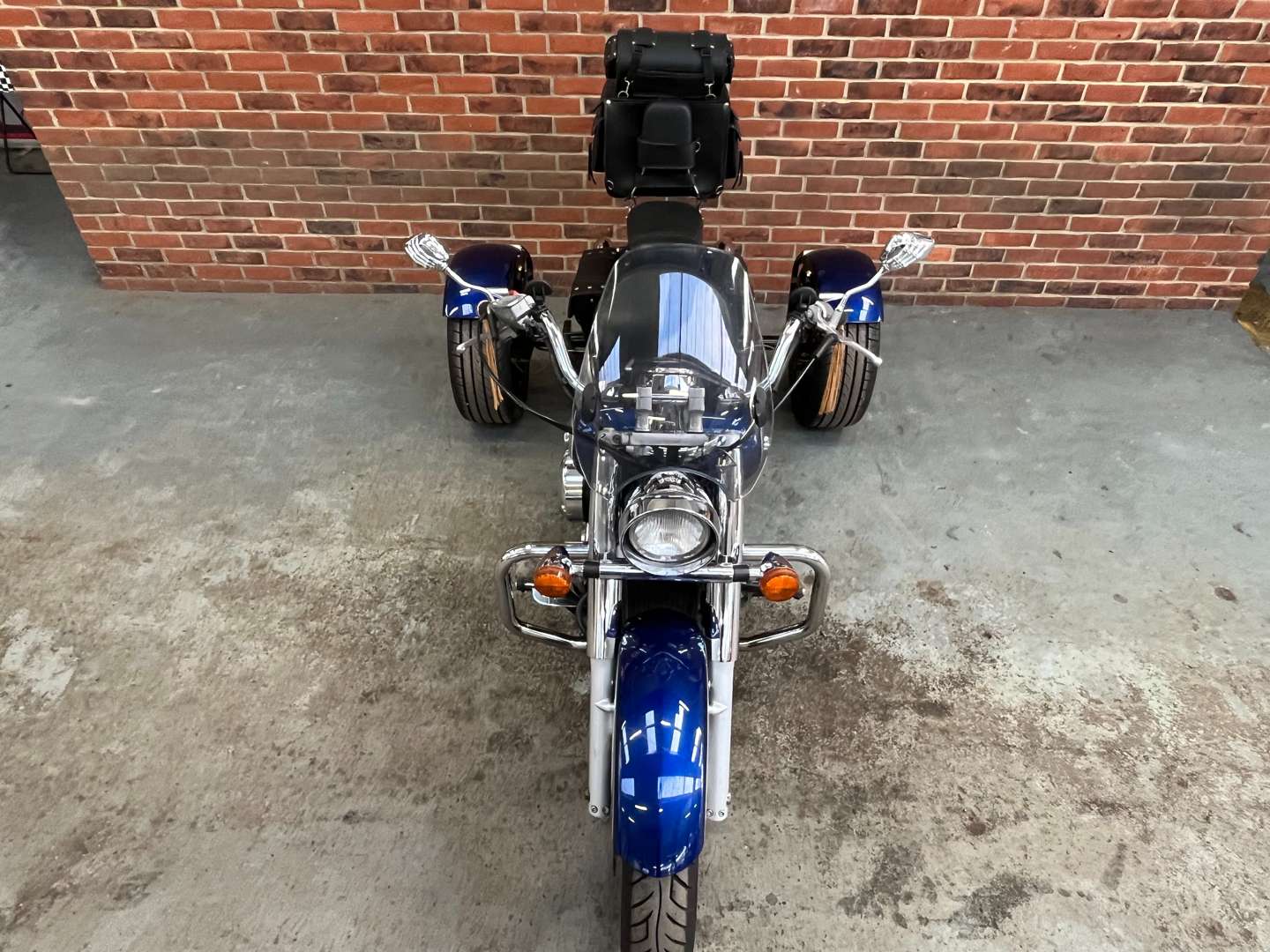 <p>2009 HONDA SHADOW 750 TRICYCLE</p>